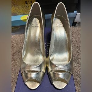 Stuart Weitzman Forsight Gold Heels Size 8 1/2